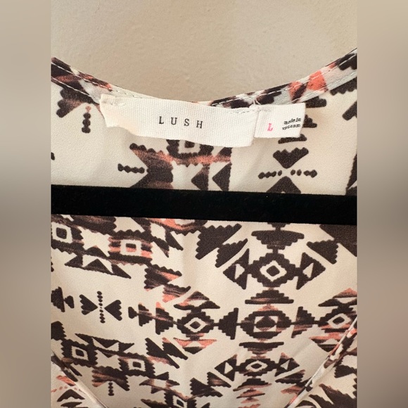 Lush High-Low Tunic - Picture 5 of 10